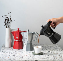 Carica l'immagine nel visualizzatore di Gallery, Moka Exclusive black Bialetti Tz 6