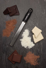 Carica l'immagine nel visualizzatore di Gallery, Grattugia Microplane