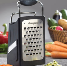 Carica l'immagine nel visualizzatore di Gallery, Grattugia Microplane Box Graters