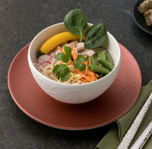 Carica l'immagine nel visualizzatore di Gallery, 2 Coppette ( 1 Nera e 1 Bianca )