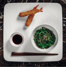 Carica l'immagine nel visualizzatore di Gallery, 2 Coppette ( 1 Nera e 1 Bianca )