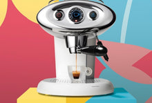 Carica l'immagine nel visualizzatore di Gallery, Macchina Caffè Illy Bianca