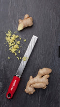 Carica l&#39;immagine nel visualizzatore di Gallery, Grattugia Microplane

