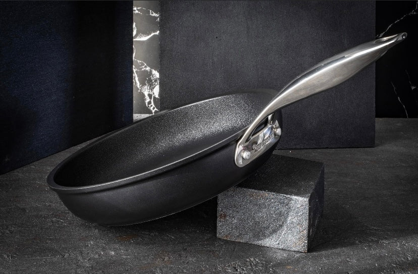 Wok Black Titan